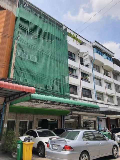 ให้เช่าอาคารพาณิชย์ 5 ชั้น 1,080 ตรม. มีชั้นดาดฟ้า มีลิฟท์ ซอยรัชดาภิเษก 22 ใกล้ MRT รัชดาภิเษก