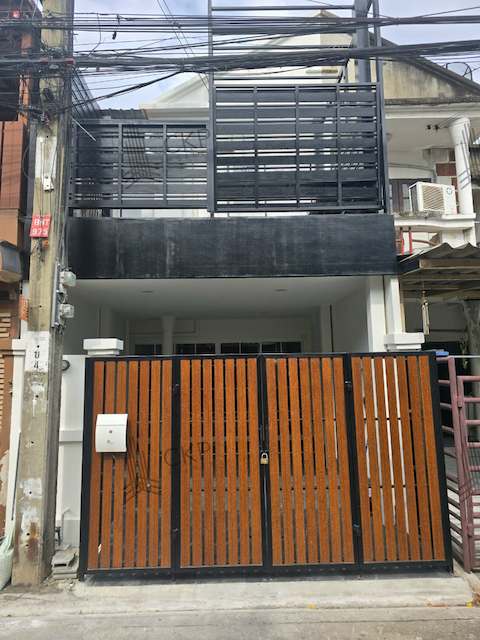 ทาวน์เฮาส์ มบ.ธนวรรณ พหลโยธิน 52 รีโนเวทใหม่ สวยทันสมัย ใกล้ BTS สะพานใหม่