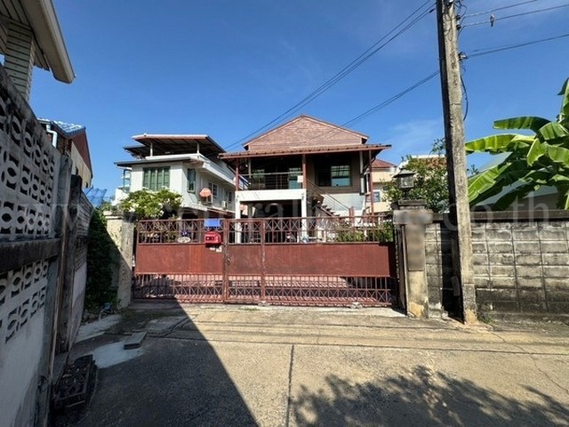 บ้านเดี่ยว 2 หลัง ซอยงามวงศ์วาน 23 แยก 14 นนทบุรี ใกล้ ทางด่วนพิเศษศรีรัช