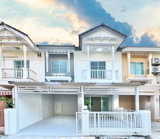 ขายทาวน์เฮ้าส์รีโนเวทใหม่ เดอะ วิลล่า รัตนาธิเบศร์ ซอยท่าอิฐ ทำเลทอง ใกล้ MRT บางรักน้อยท่าอิฐ 