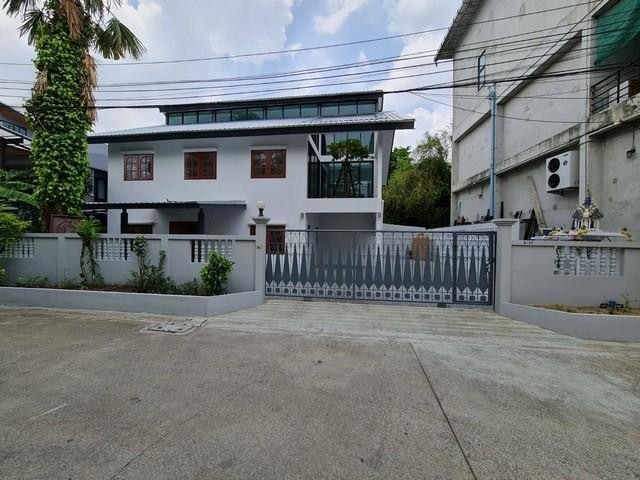 ให้เช่าบ้านเดี่ยว2ชั้น 200ตร.ม.ย่านโชคชัย4ลาดพร้าว ใกล้MRTโชคชัย4ใกล้นาคนิวาส ลาดพร้าววังหิน เลียบด่วน
