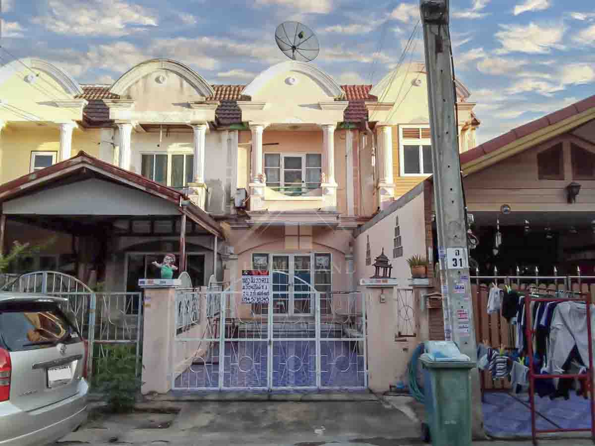 ทาวน์เฮ้าส์ 2 ชั้น หมู่บ้าน วิโรจน์วิลล์ บ้านกล้วย - ไทรน้อย ทำเลดี ราคาถูก