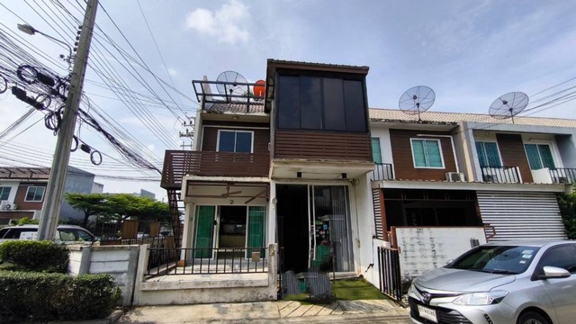 ขายทาวน์เฮ้าส์หมู่บ้านเดอะคัลเลอร์ แจ้งวัฒนะ- ติวานนท์ เฟส 2 ถ.ติวานนท์ ต.บ้านใหม่ อ.ปากเกร็ด จ.นนทบุรี