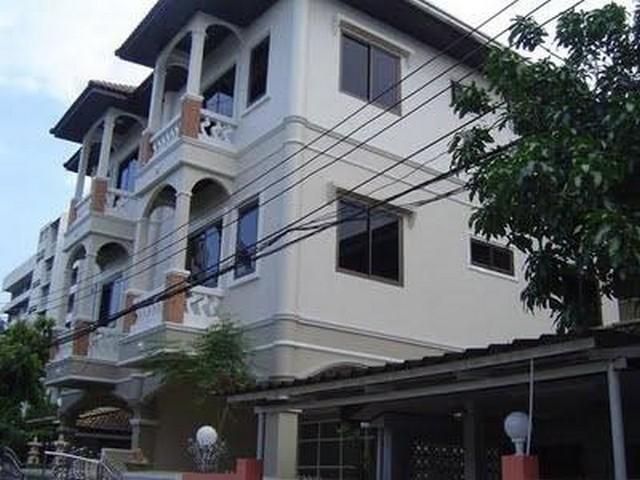 ให้เช่าบ้านเดี่ยว 3 ชั้น เนื้อที่ 45 ตรว. ซ.พหลโยธิน19 เขตจตุจักร ใกล้ MRT พหลโยธิน (จดทะเบียนได้)