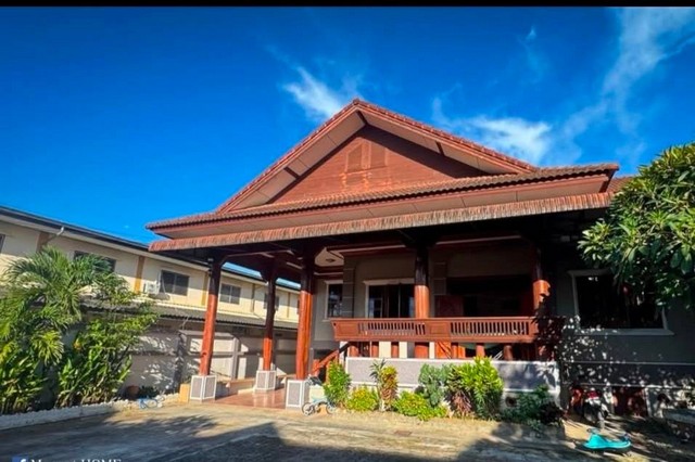 ขายบ้านชั้นเดียวไม้สักทองทั้งหลัง  เนื้อที่ 162 วา  ในเมืองแม่สอด   ตาก  โซนตาลเดี่ยว      ZK428 