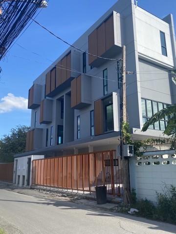 ให้เช่าสำนักงาน4ชั้นย่านรัชดาลาดพร้าวซอยรัชดา32ใกล้MRTลาดพร้าวจอดรถได้5คัน