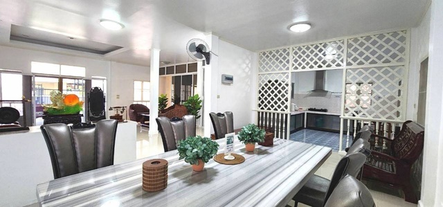 เครื่องไฟฟ้า จัดเต็มเฟอร์ วยสไตล์วิลล่า​ฟังก์ชั่นครบ คฤหาสน์หรู หลังใหญ่ 2 ชั้น 6 แอร์ รร.นานาชาติดีบีเอส 8.7 กม. บรรยากาศดี​ น่าอยู่ สงบ​ 