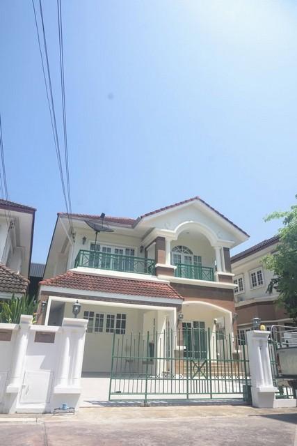 ให้เช่าบ้านเดี่ยว 2 ชั้น 220 ตรม. บ้านอัญชัญ ซ.ศรีนครินทร์ 51 ใกล้รถไฟฟ้า และซีคอนสแควร์