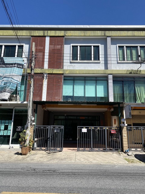 ขายทาวน์เฮ้าส์ 3 ชั้น 162 ตรม. 4 ห้องนอน ซอยนวมินทร์ 74 ย่านนวมินทร์ บึงกุ่ม ใกล้แฟชั่นไอซ์แลนด์