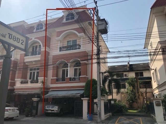 ขายด่วน! ทาวน์โฮม 3ชั้น คาซ่าซิตี้ สุคนธสวัสดิ์1 ขนาด 29ตรว 3นอน4น้ำ หลังริม ซอยสุคนธสวัสดิ์36 ถนนเกษตรนวมินทร์   สภาพดี น่าลงทุน