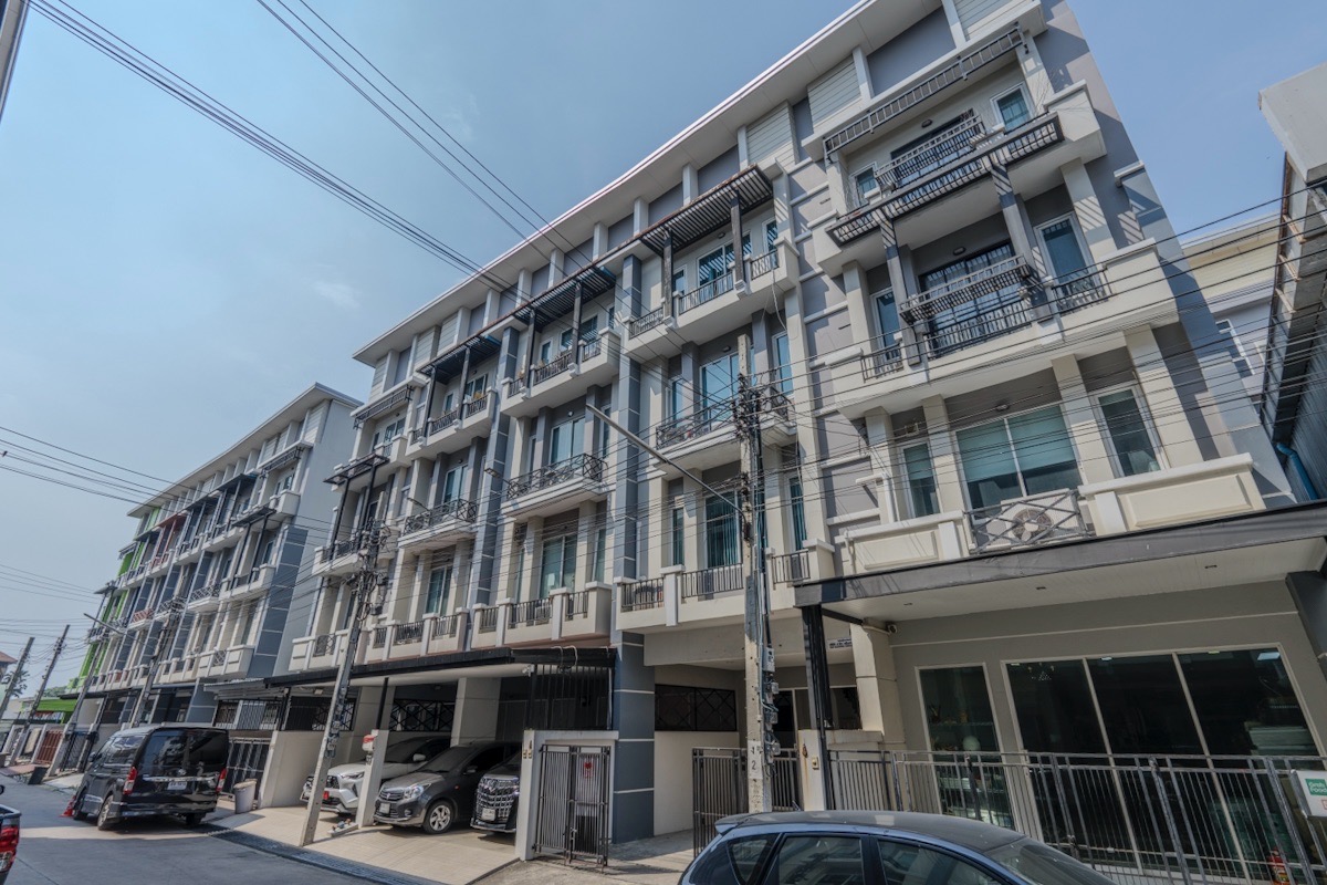 ขาย/ให้เช่า โฮมออฟฟิส 4 ชั้น RK BIZ Center ติดถนนมอเตอร์เวย์ ใกล้สนามบินสุวรรณภูมิ