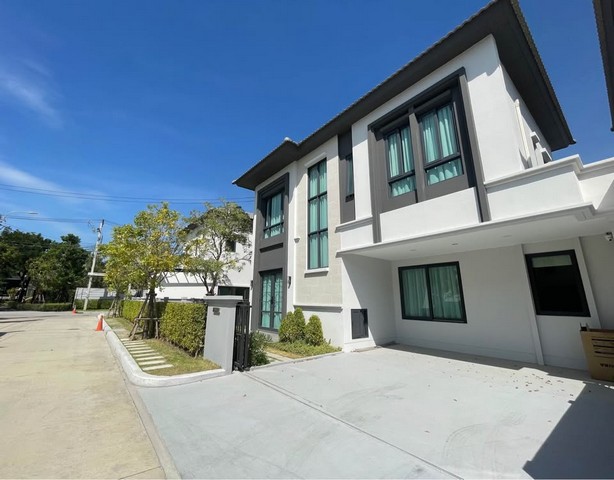 HR2537ให้เช่าบ้านแฝด ตกแต่งสวย style modern classic โครงการ Grande Pleno สุขุมวิทบางนา พร้อมอยู่