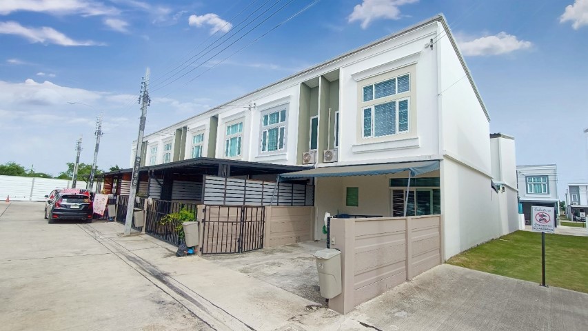 ลดราคาพิเศษ กัสโต้ เพชรเกษม-ทวีวัฒนา ทาวน์โฮม 2 ชั้น  ใกล้สนามหลวง 2 ใกล้ถนนบรมราชชนนี ใกล้ถนนเพชรเกษม