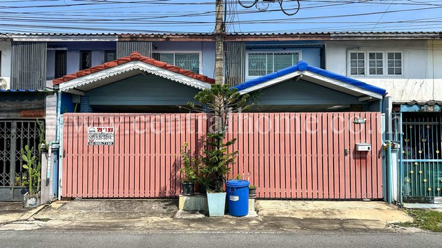 R1 ทาวน์เฮ้าส์ พูลผล ซ.วัดลาดสนุ่น ลำลูกกา - คลอง 1 ตีทะลุ 2 หลัง