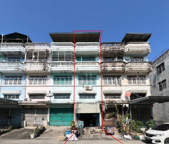 อาคารพาณิชย์ 3.5 ชั้น หมู่บ้าน เอสเค ซอยเอกชัย 76 ตรงข้ามตลาดเอสเค
