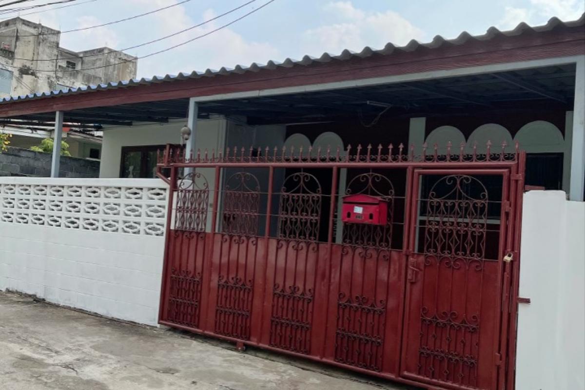  ขายบ้าน  ย่านนวังทองหลาง-กรุงเทพ (เดินทางสะดวก ใกล้ถนนลาดพร้าว)