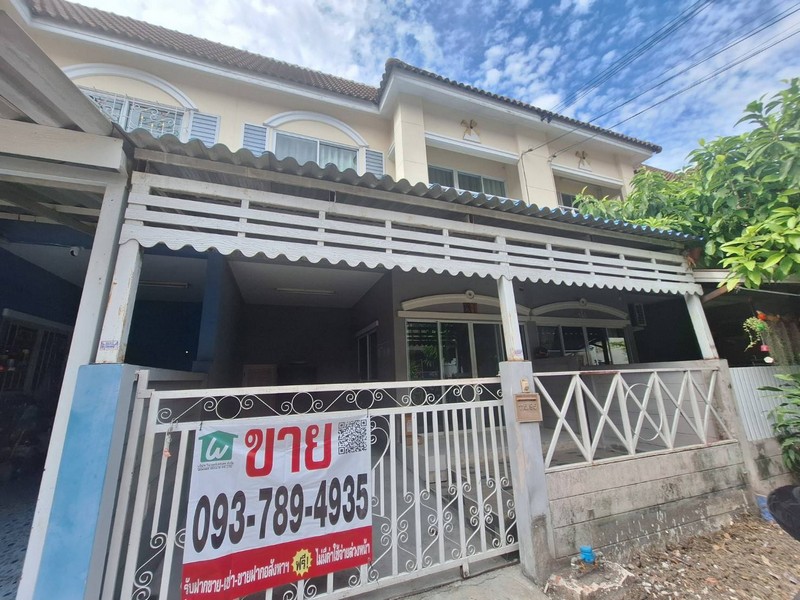 ขายทาวน์เฮ้าส์ 2 ชั้น มบ.ชนันธรวินมิลล์ เพชรเกษม 69 เนื้อที่ 20.5 ตรว ใกล้ Big C Extra เพชรเกษม - ghd000261