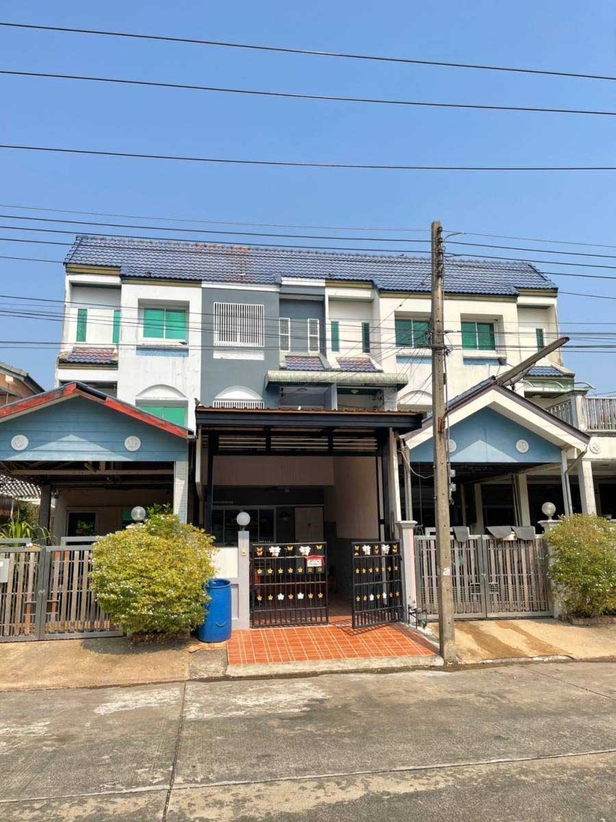 ให้เช่าทาวน์โฮม 3 ชั้น หมู่บ้านเมืองเอกรังสิตติดดอนเมือง  ถนนเฉลิมพระเกียรติ ซอยเอกอุดร 2 ปทุมธานี