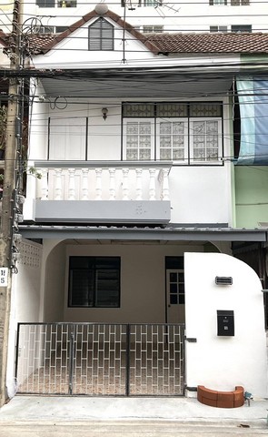 ขายทาวน์เฮ้าส์ 2 ชั้น บ้านพจนานันท์ ซอยนนทบุรี 20 แขวงบางกระสอ เขตเมืองนนทบุรี จังหวัดนนทบุรี
