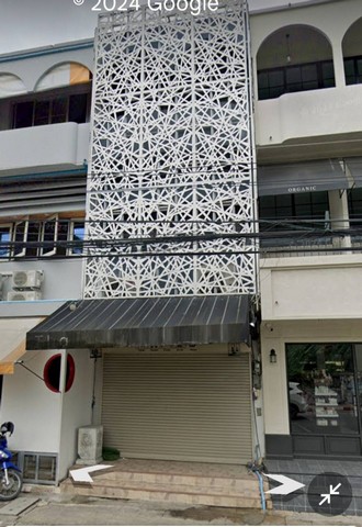 ขายและเช่า อาคารพาณิชย์ 3 ชั้นสำหรับทำHOSTEL ถนนวัวลาย  ตำบลหายยา อำเภอเมือง  เชียงใหม่