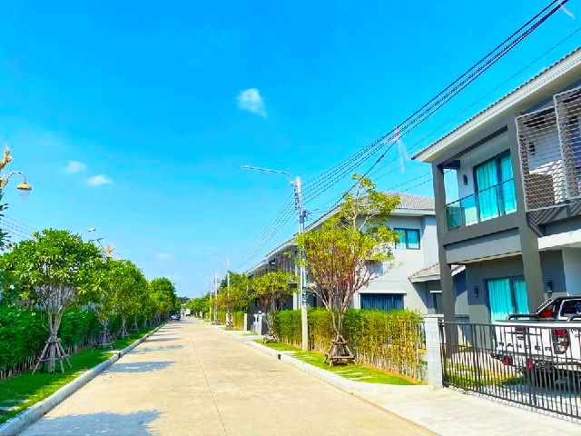 รพ.จุฬารัตน์ 9 แอร์พอร์ต 4 กม. รักสัตว์ บางนา-กิ่งแก้ว แม็คโคร บางพลี 2 กม.ให้เช่าบ้านเดี่ยว 2ชั้น 50ตร.วา.200ตร.ม. เซนโทร 4 นอน 3 น้ำ