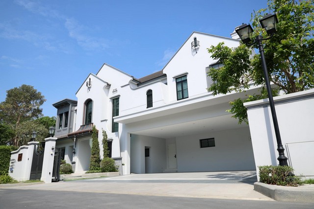 HR2552ให้เช่าบ้านเดี่ยวสุดหรู พร้อมสระว่ายน้ำ Pool Villa หมู่บ้านนันทวัน NANTAWAN พระราม9 กรุงเทพกรีฑาตัดใหม่ 