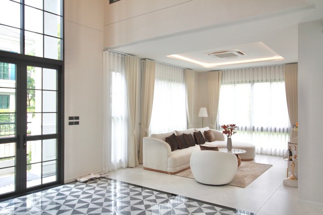 บ้านหรูแต่งใหม่ พร้อมเข้าอยู่ เศรษฐสิริ บางนา กม.10 แปลงมุม วิวคลับเฮ้าส์ ใกล้เมกาบางนา 