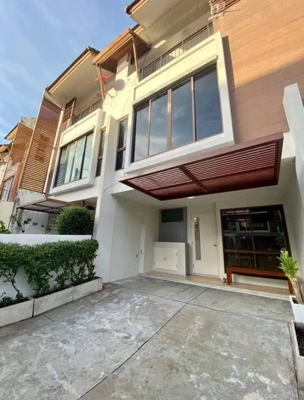 BH34188 ให้เช่า: ทาวน์โฮม 3 ชั้น The Private Sukhumvit-Bangchak สุขุมวิท 97/1 ใกล้โรงเรียนนานาชาติ