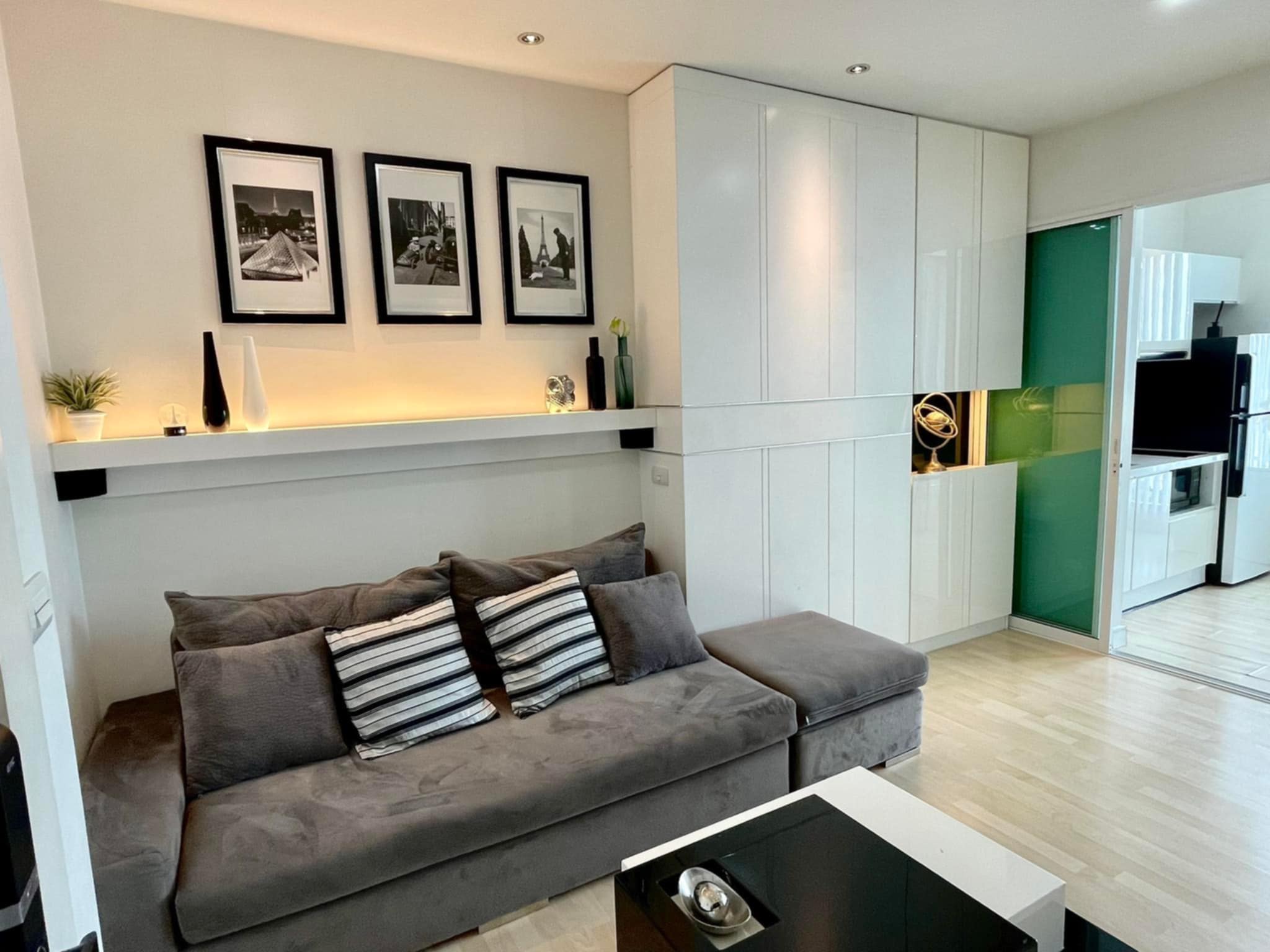 For Sale :: Rhythm Ratchada :: MRT รัชดา 0 เมตร :: 1 ห้องนอน ชั้นสูง วิวสวย บิ้วอินทั้งห้อง #R1C0915