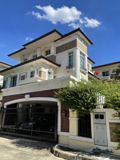 ขายบ้านเดี่ยว 3 ชั้น 85.5 ตรว. โครงการบ้านกลางกรุง เดอะนีซ รัชวิภา เข้าออกหลายเส้นทาง ใกล้ตลาดบองมาร์เช่