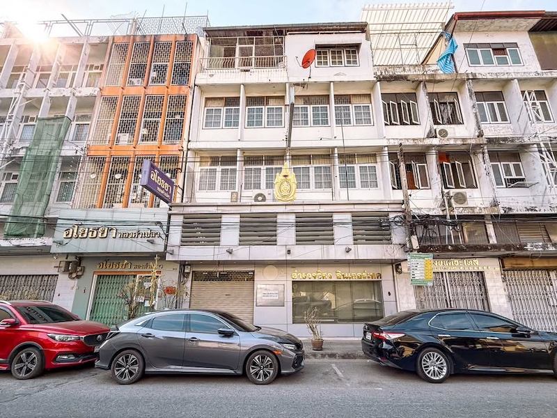 BH3478 ให้เช่าตึก 4 ชั้น โซนตลาดคลองถม ย่านกรุงเก่าใกล้คลองโอ่งอ่างและโครงการเวิ้งนครเกษม มีดาดฟ้า