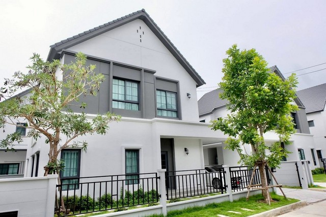 LV4299 ขาย บ้านเดี่ยว หลังใหม่ พื้นที่สวนขนาดใหญ่ เซนโทร บางนา Centro Bangna ทำเลเทพ ใกล้เมกะบางนา และ รร. นานาชาติ