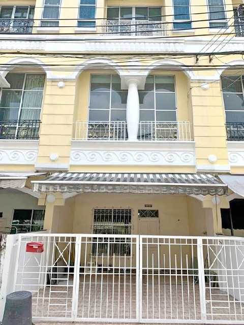บ้านกลางเมือง 4 นอน เดอะไนน์ พระราม 9 2.4 กม.ให้เช่าทาวน์โฮม 3.5 ชั้นมีดาดฟ้า 25ตร.วา.305ตร.ม. พระราม9 ศรีนครินทร์  MRT หัวหมาก 1.2 กม.