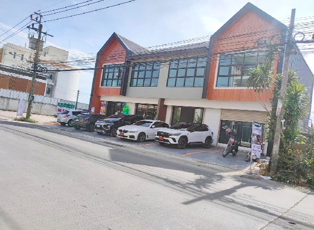  ติดถนนใหญ่ Windmill 188 ตร.ม.อาคารพาณิชย์ 2 ชั้น ตลาดกิ่งแก้ว 1.5 กม.2 น้ำ.วิวบ่อน้ำกว้าง  เหมาะสำหรับออฟฟิศ ร้านอาหาร 
