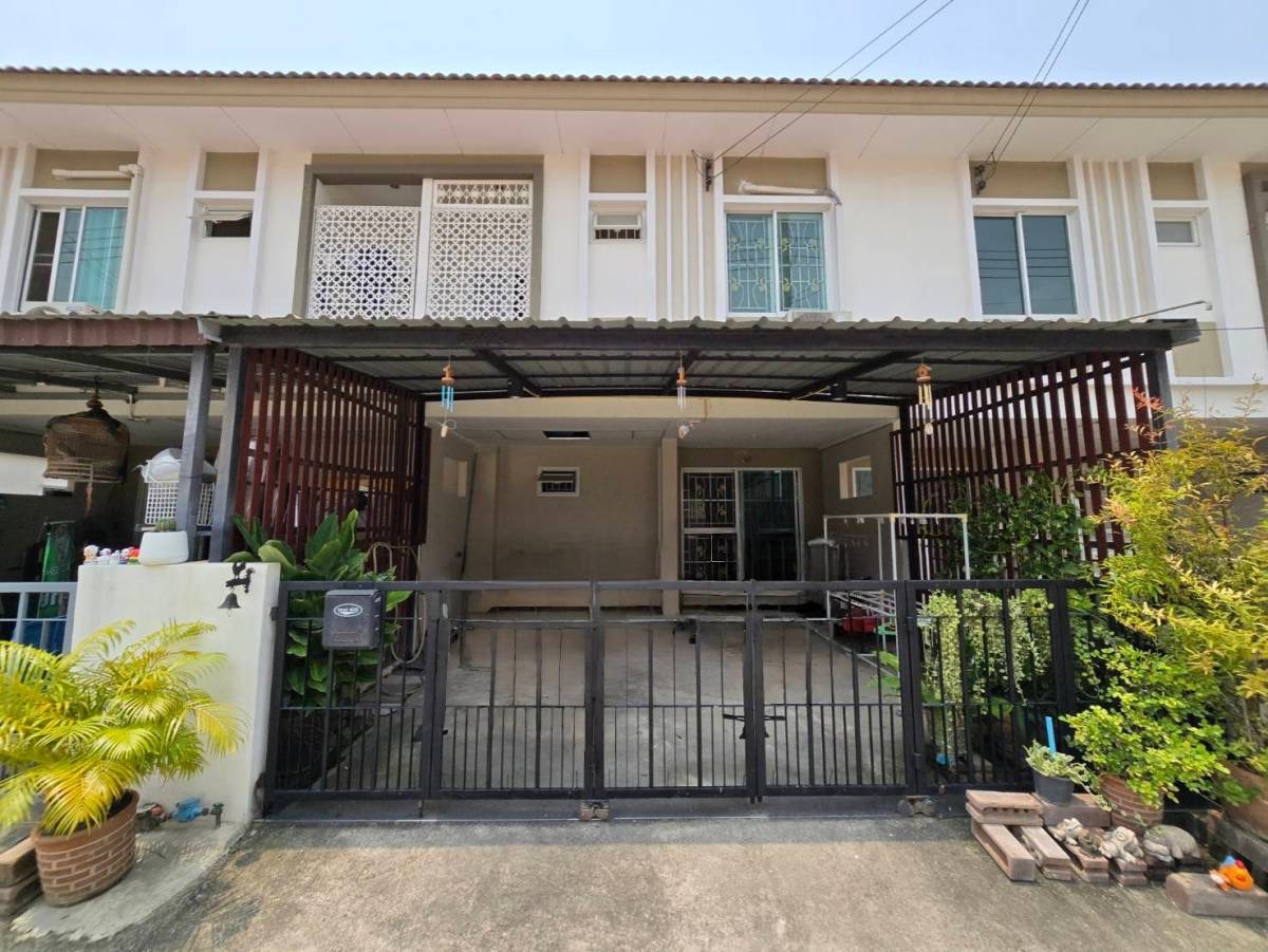 ขาย ทาวน์เฮาส์โครงการ : ไอลีฟ ทาวน์ 2 ประชาอุทิศ 90 4 นอน 3 น้ำ ต่อเติมแล้ว  