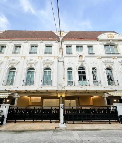 ให้เช่าทาวน์โฮม 3.5 ชั้น 2 หลังติดกัน บ้านกลางกรุงแกรนด์ เวียนนา พระราม 3 เหมาะทำโฮมออฟฟิศ