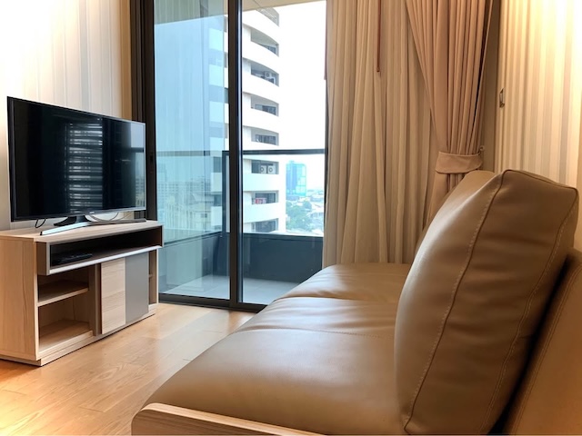 The Lumpini 24 private quiet clean 10th floor BTS Phrom Phong