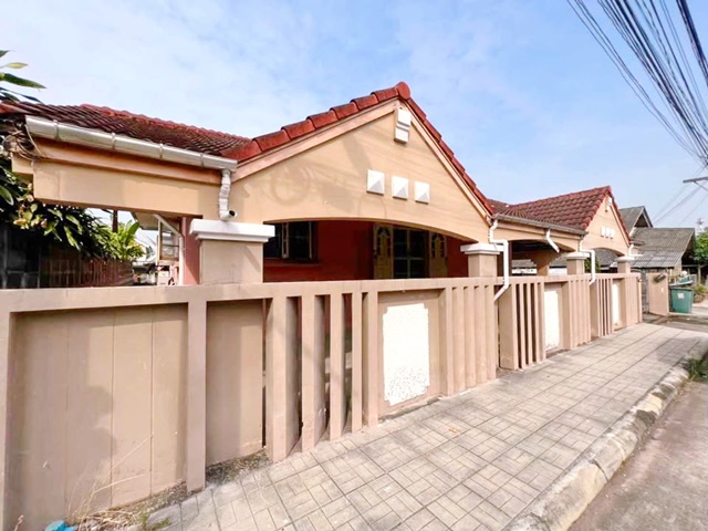 คอสโมบาซาร์ 2.1 กม.รักสัตว์ เซ็นทรัลแจ้งวัฒนะ 900 ม. บ้านเดี่ยว 3นอน  61 ตร.วา.245 ตร.ม.  ต่อรองได้  4แอร์  MRTแจ้งวัฒนะปากเกร็ด 28 0.9 กม.