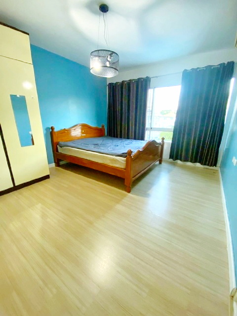 พร้อมเฟอร์ เครื่องใช้ไฟฟ้า รร.สารสาสน์ประชาอุทิศ 500 ม.ตลาดประชาอุทิศ 90 800ม. ให้เช่าทาวน์โฮม 2 ชั้น ติดถนน 2 นอน