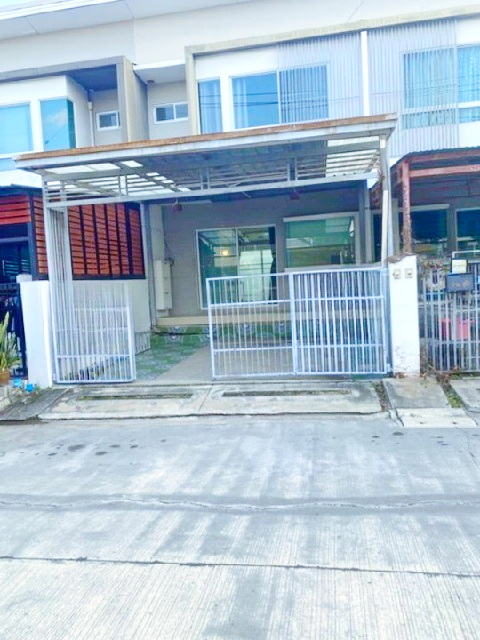 พร้อมเฟอร์ เครื่องใช้ไฟฟ้า ตลาดประชาอุทิศ 90 800ม.ให้เช่าทาวน์โฮม 2 ชั้น ติดถนน 2 นอน รร.สารสาสน์ประชาอุทิศ 500 ม.