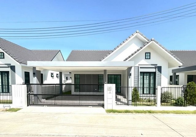 บ้านสร้างใหม่  สไตล์อิงลิชคอทเทจ ตกแต่งสวย พร้อมอยู่ สันผักหวาน หางดง