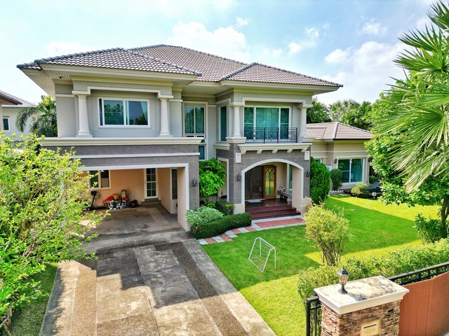 บ้าน ลัดดารมย์ อิลิเเกนซ์ วงแหวน สาทร ไม่ไกลจาก - 24900000 B. 5 นอน ขนาดเท่ากับ 83 ตาราง.วา 1 Ngan 0 Rai ดี-งาม กรุงเทพ