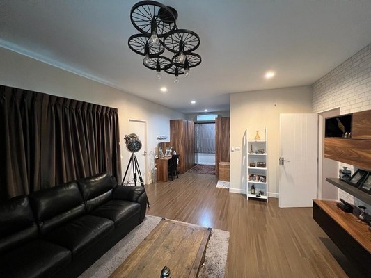 บ้าน - 85 ตารางวา 0 งาน 0 ไร่ 4 Bedroom 550000 thb โครต-ถูก บุราสิริ วงแหวน-อ่อนนุช บ้านเดี่ยวสไตล์รีสอร์ทบนทำเลเดียวกับแหล่งธุรกิจด้านอัญมณี