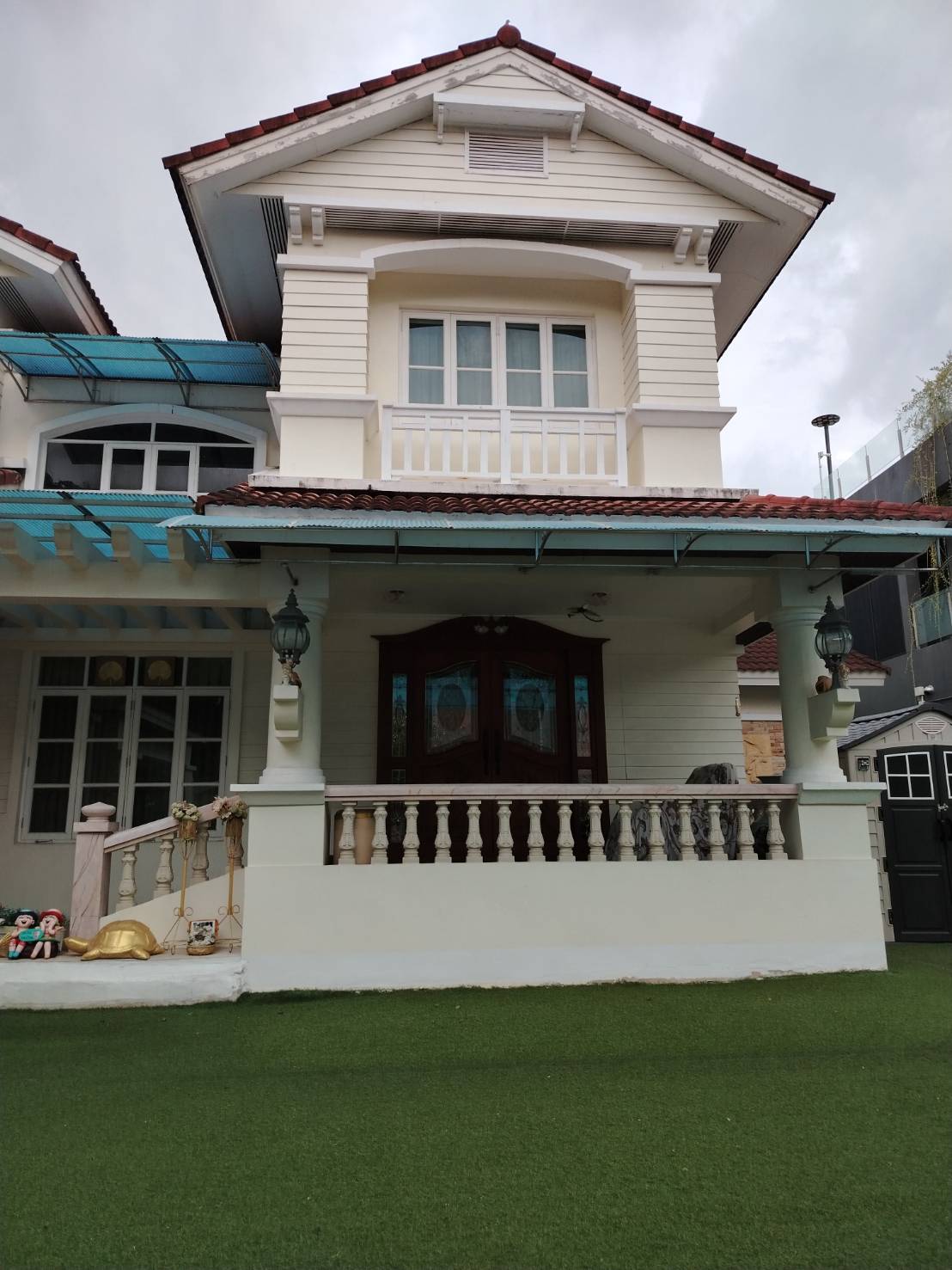 ขายบ้านเดี่ยว 2 ชั้นเนื้อที่ 114 ตร.ว พื้นที่ใช้สอย 390 ตร.ม 5 ห้องนอน 4 ห้องน้ำ ถนนเฉลิมพระเกียรติ.ร9 ใกล้สวนหลวง ราคาขาย 18 ล้านบาท
