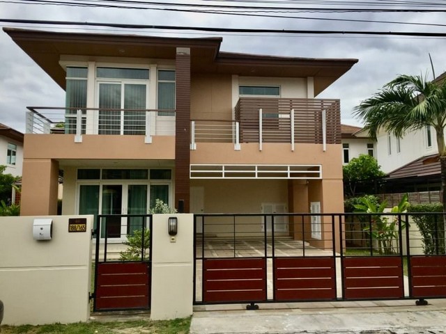 ให้เช่าบ้านเดี่ยว 2 ชั้น โครงการเดอะบูเลอวาร์ด ศรีราชา ตกแต่งพร้อมอยู่ FP-H0801 