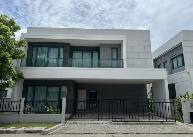 ขายหรือให้เช่า บ้านเดี่ยว 3 ชั้น โครงการ Centro ดอนเมือง-แจ้งวัฒนะ 58 ตร.วา สไตล์ Modern พร้อมอยู่ ใกล้ทางด่วนและรถไฟฟ้า