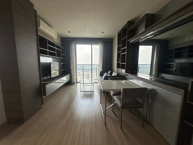 Sky Walk Condominium spacious quiet clean 27th floor BTS Phra Khanong
