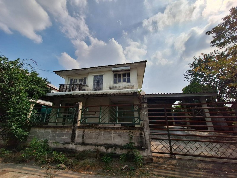 ขายด่วนบ้านเดี่ยว 2 ชั้น หลังริม ม.สิรินดา บางขุนเทียน เนื้อที่ 86 ตรว มีความเป็นส่วนตัว - ghd000514