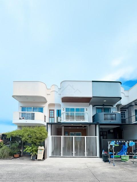 ขายทาวน์โฮม 2 ชั้น 17 ตรว. หมู่บ้าน 84 แมนชั่น ลาดพร้าว 84 ใกล้ MRT ลาดพร้าว 71 ( รีโนเวทใหม่ )