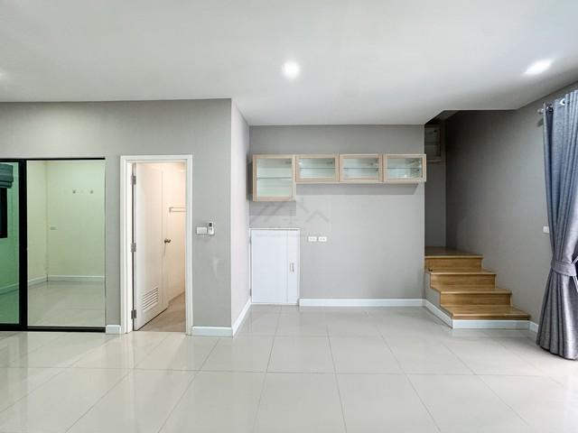 P824 ขาย ทาวน์โฮม หมู่บ้านพาทิโอ วัชรพล – รามอินทรา ถนนวัชรพล สไตล์ Modern Iconic ต่อเติมฟังก์ชันครบ ใกล้เพลินนารี มอลล์